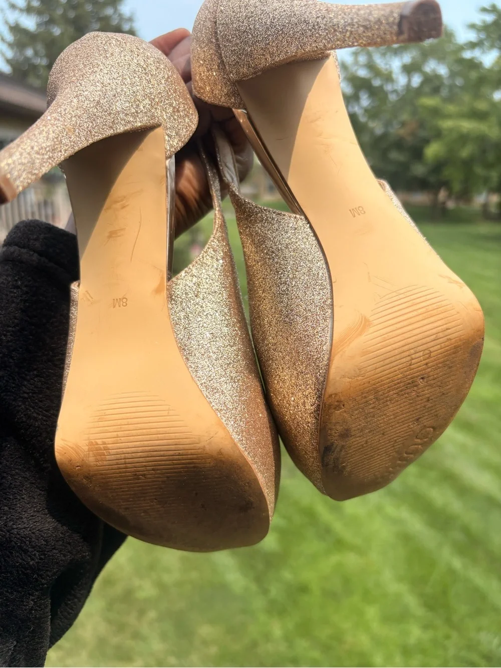 Guess gold glitter